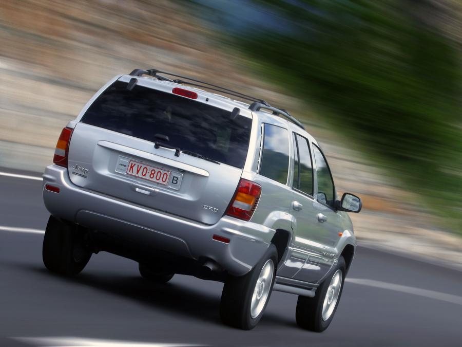  Jeep Grand Cherokee Overland 2002 года  (фото 4 из 16)